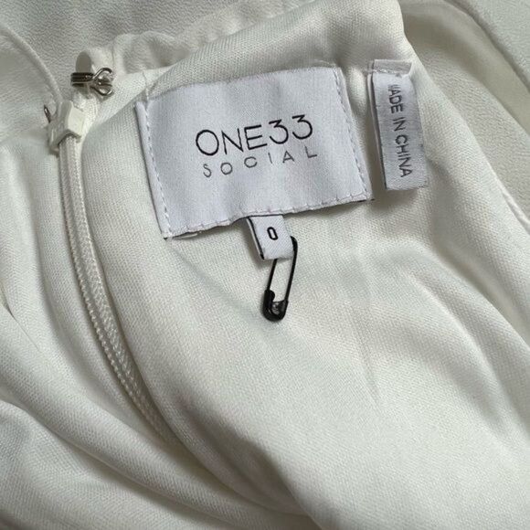 NEW One33 Social Sequin Cape Minidress in Ivory Size 0 - Picture 10 of 13